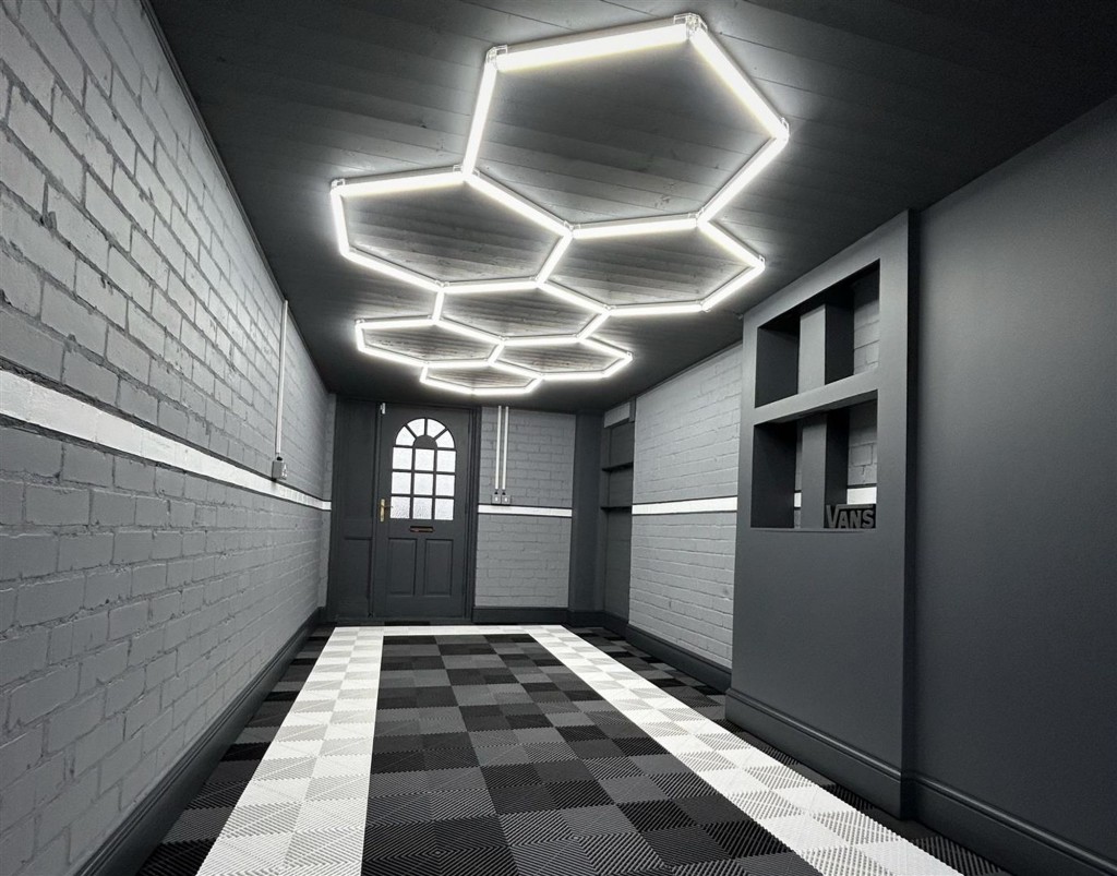 Onchan Drive, Carlton, NG4