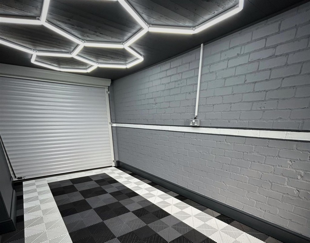 Onchan Drive, Carlton, NG4