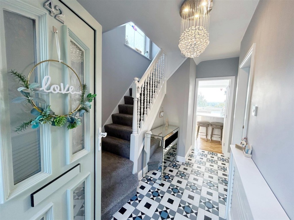 Onchan Drive, Carlton, NG4