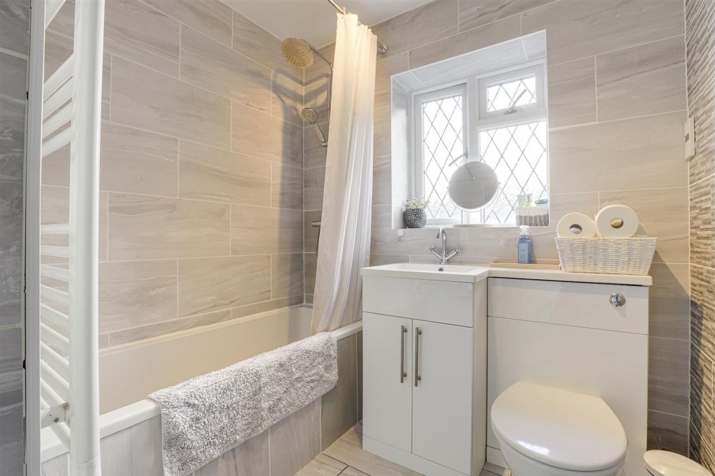 Elgar Drive, Long Eaton, NG10