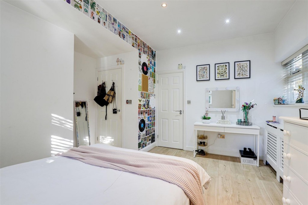 Private Road, Sherwood, NG5