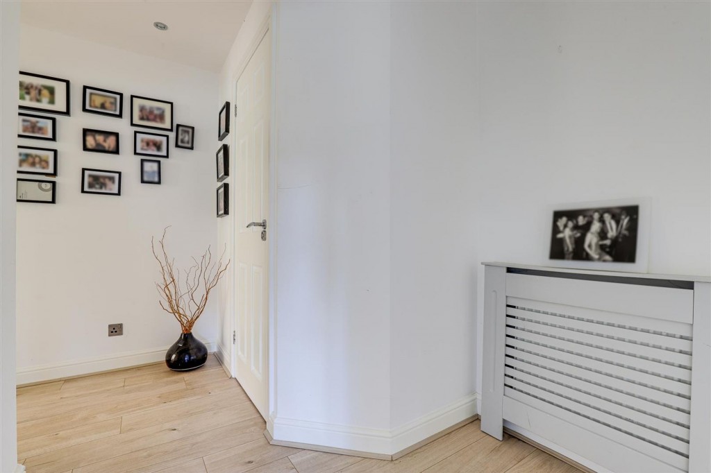 Private Road, Sherwood, NG5