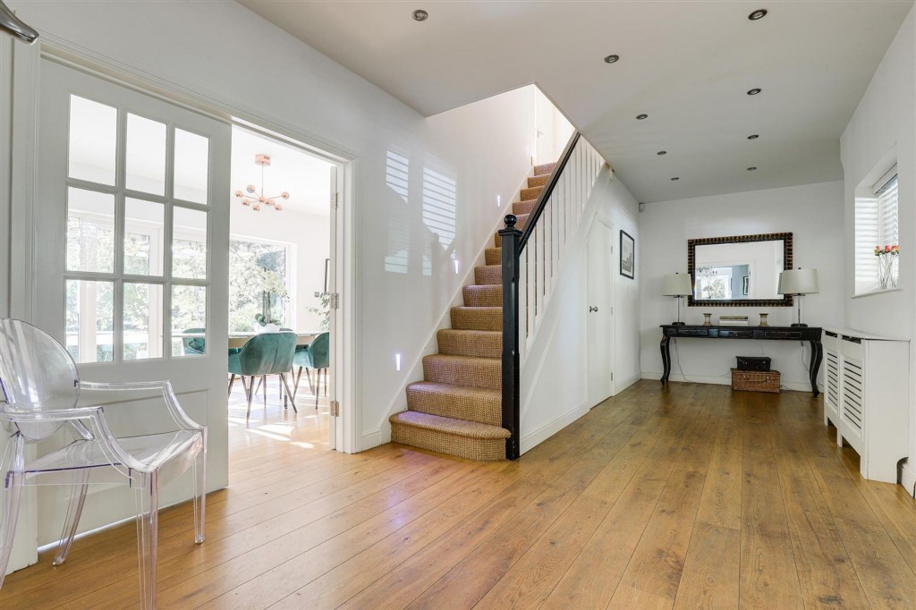 Private Road, Sherwood, NG5