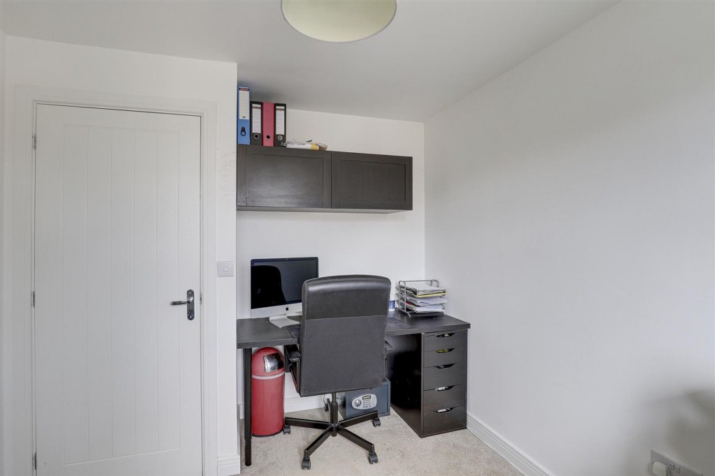 Chalfont Drive, Nottingham, NG8