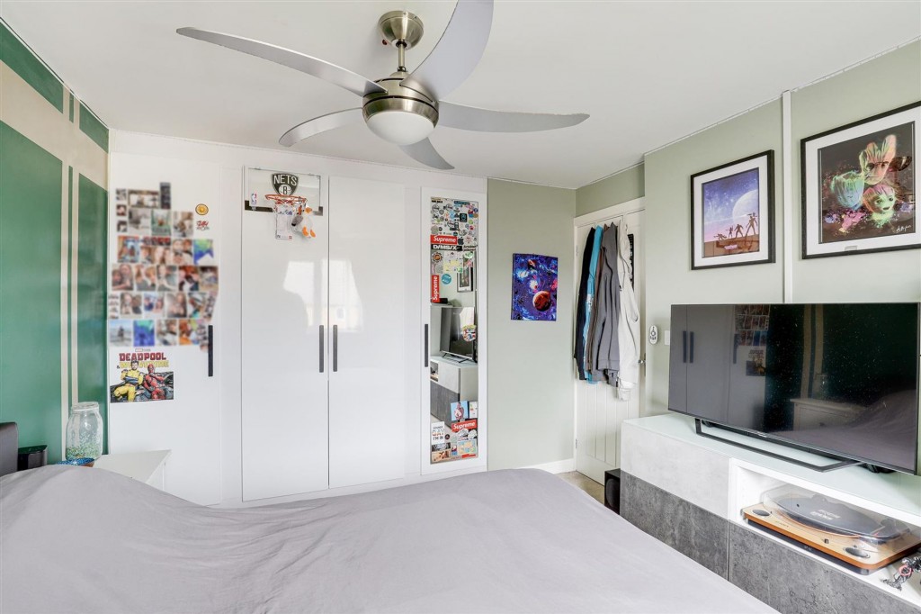 Chalfont Drive, Nottingham, NG8