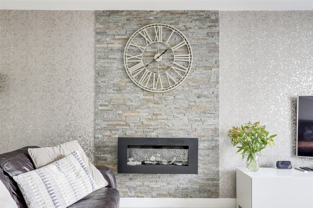 Chalfont Drive, Nottingham, NG8