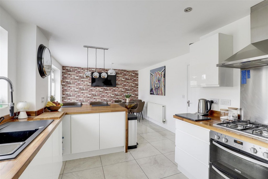 Chalfont Drive, Nottingham, NG8