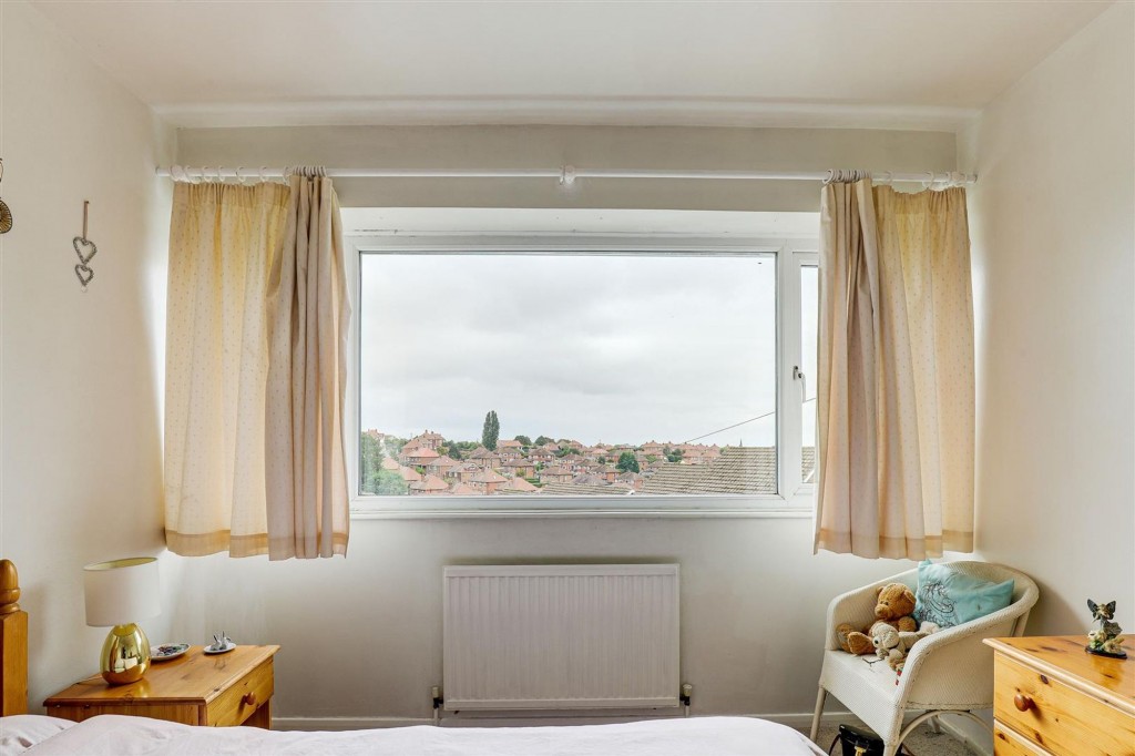 Salamander Close, Carlton, NG4