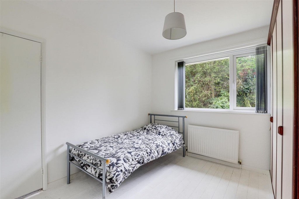 Salamander Close, Carlton, NG4