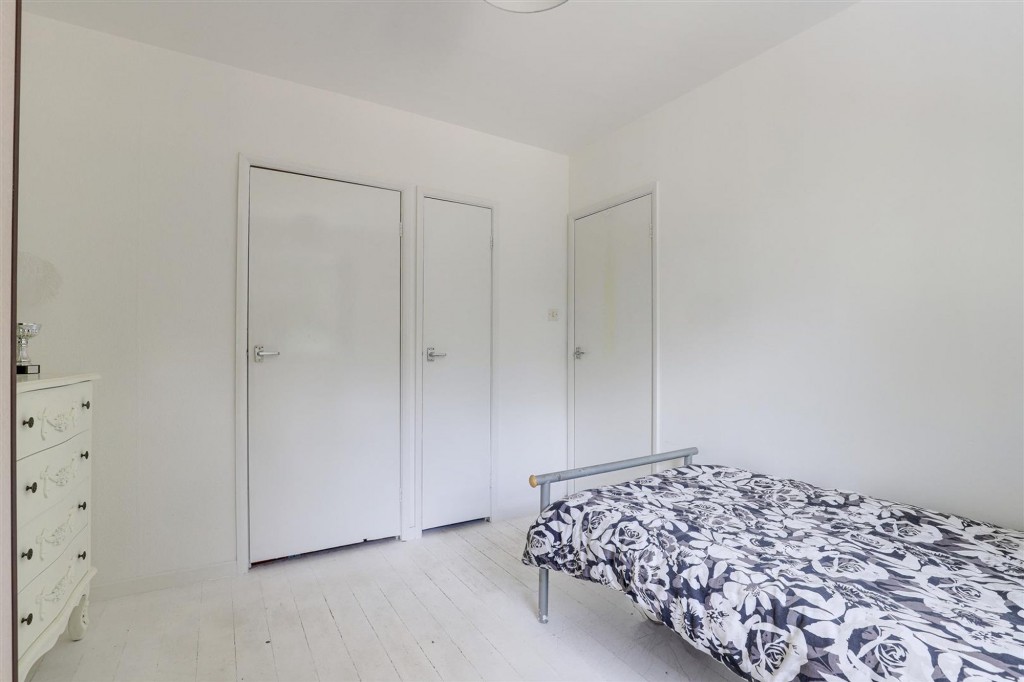 Salamander Close, Carlton, NG4