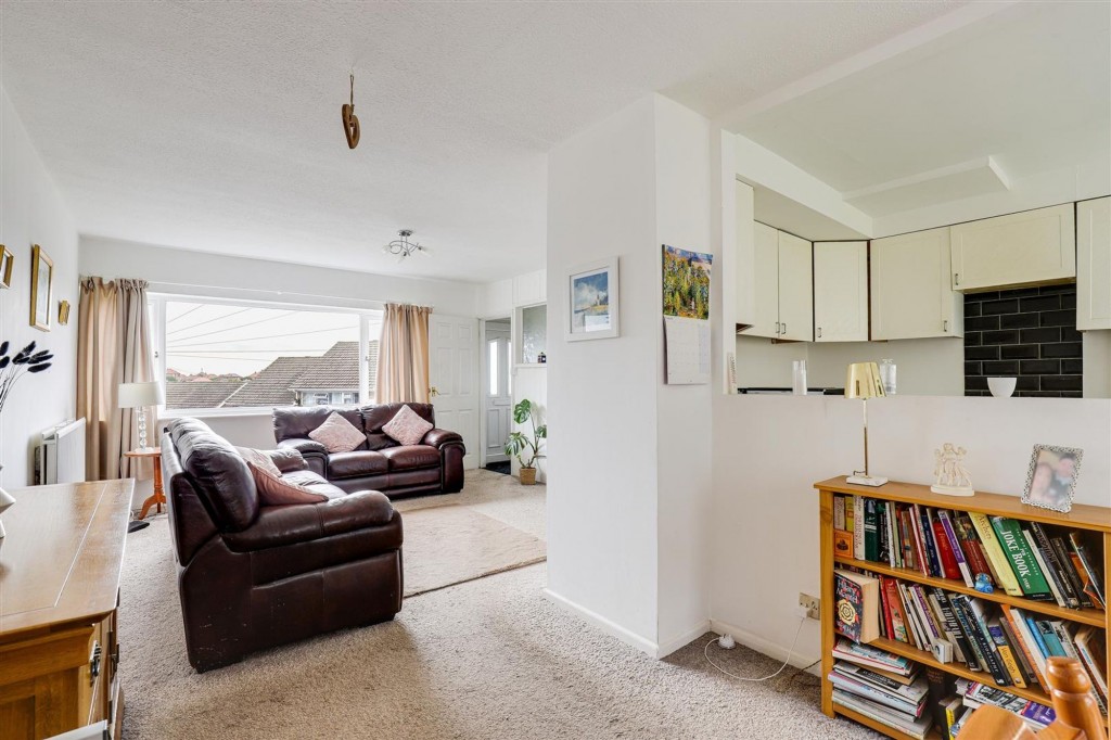 Salamander Close, Carlton, NG4