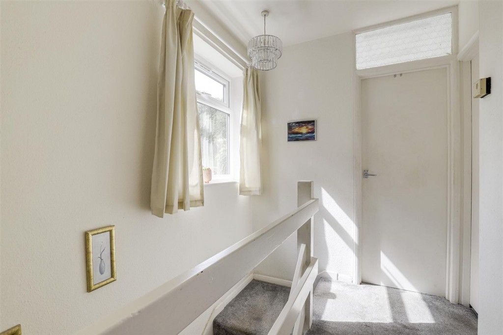 Salamander Close, Carlton, NG4