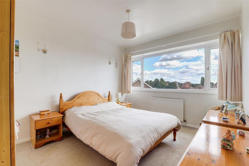 Salamander Close, Carlton, NG4