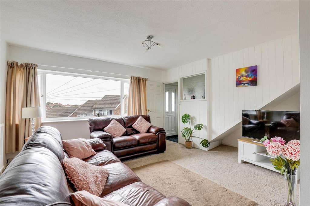 Salamander Close, Carlton, NG4