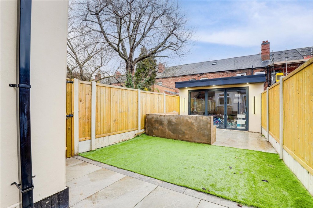 Wilford Crescent East, Nottingham, NG2