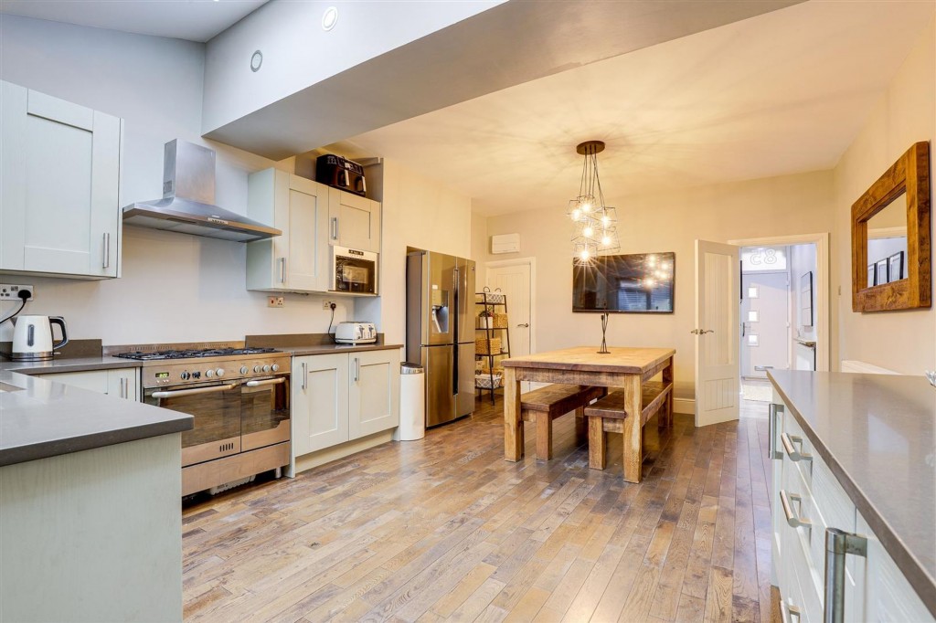 Wilford Crescent East, Nottingham, NG2