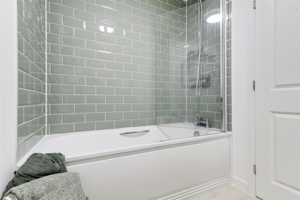 Mansfield Road, Redhill, NG5