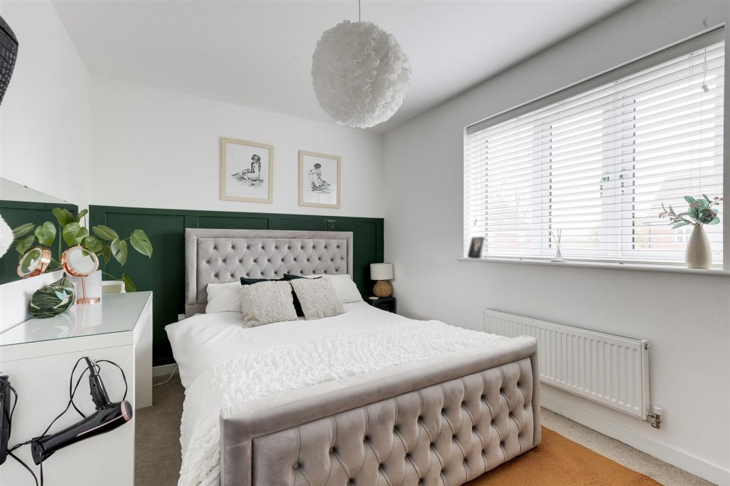 Mansfield Road, Redhill, NG5