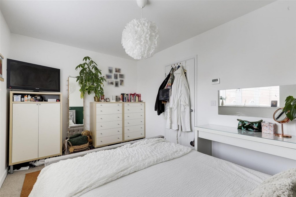 Mansfield Road, Redhill, NG5