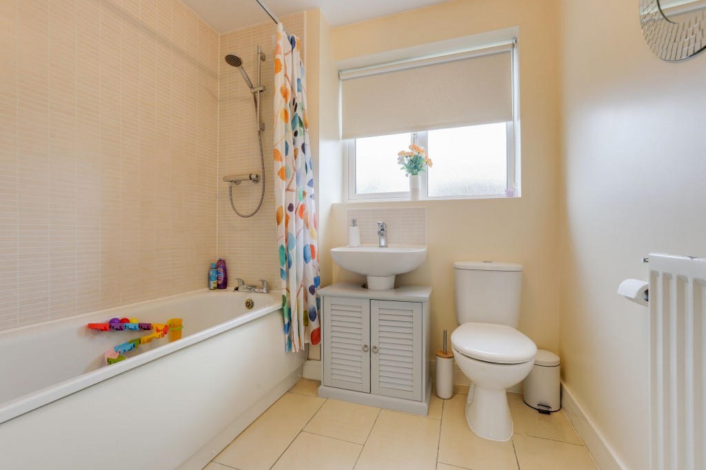 Corinthian Close, Hucknall, NG15