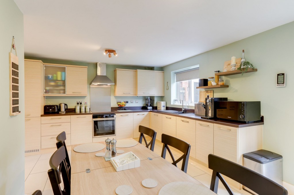 Corinthian Close, Hucknall, NG15