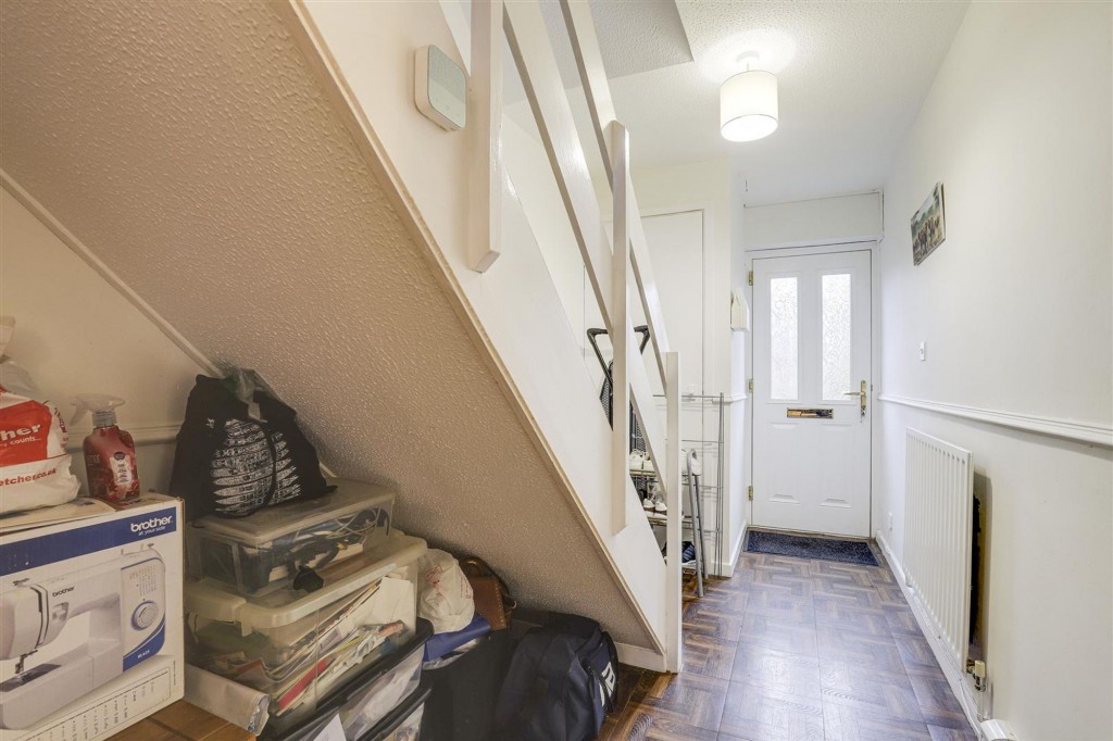 Iona Gardens, Nottingham, NG5