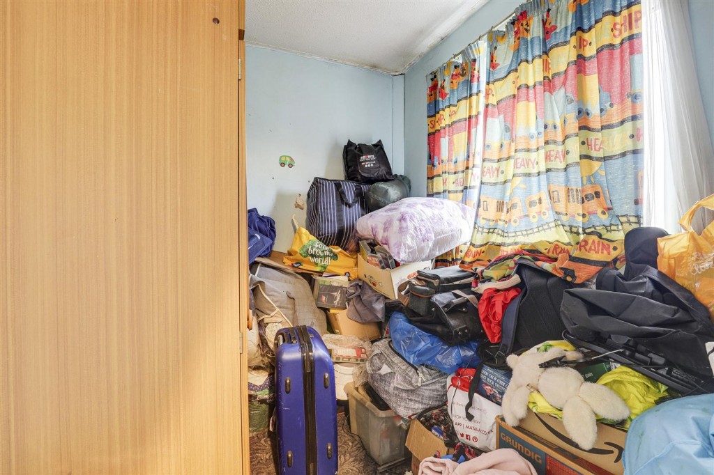 Iona Gardens, Nottingham, NG5