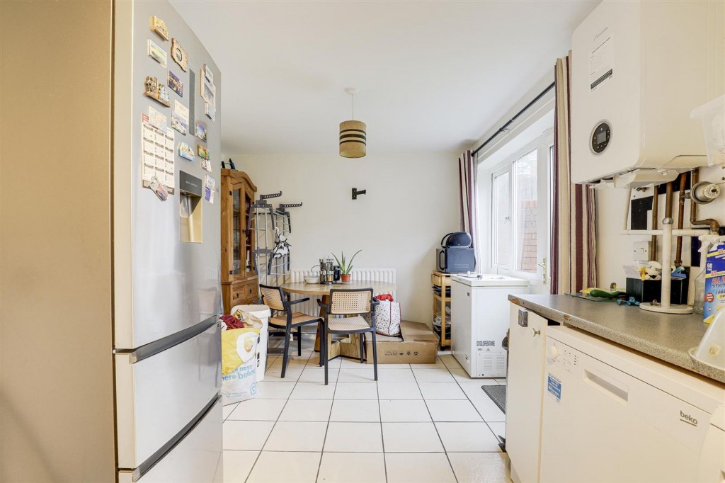 Iona Gardens, Nottingham, NG5