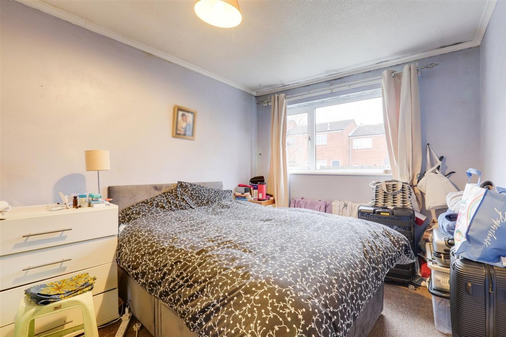 Iona Gardens, Nottingham, NG5