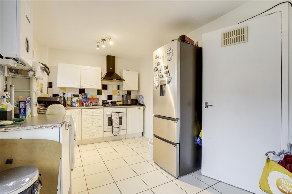 Iona Gardens, Nottingham, NG5