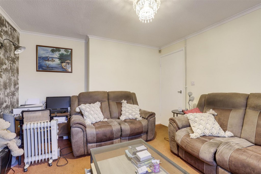 Iona Gardens, Nottingham, NG5