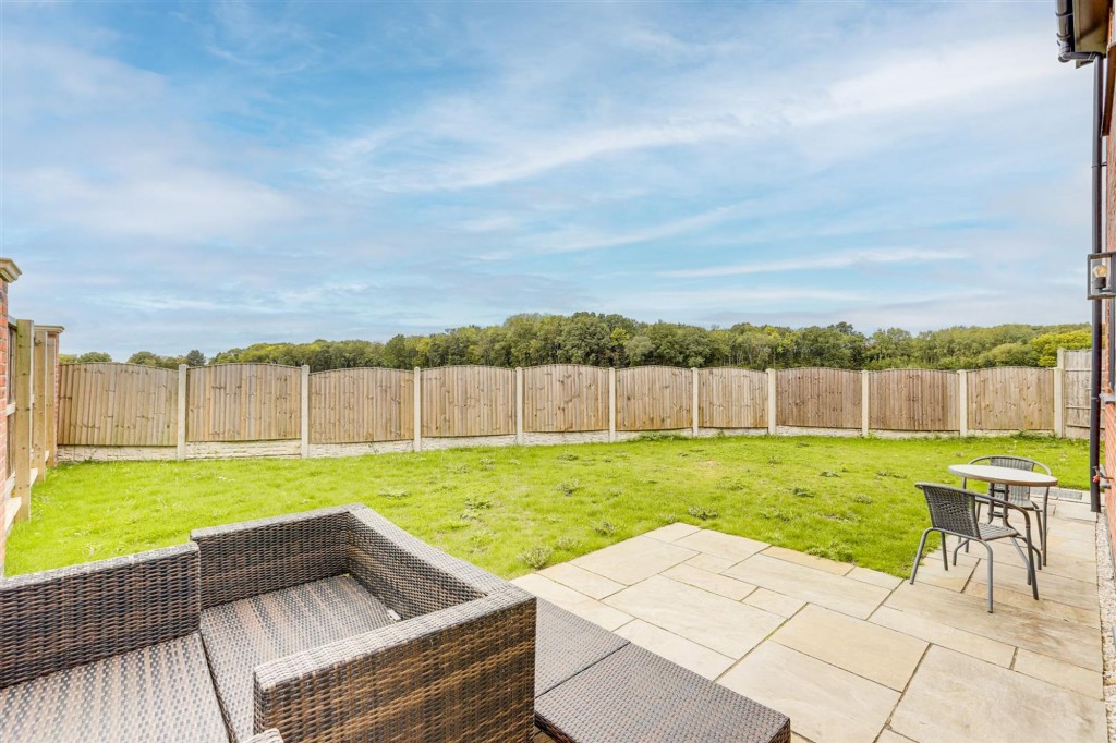 Woodlands Grove, Hucknall, NG15