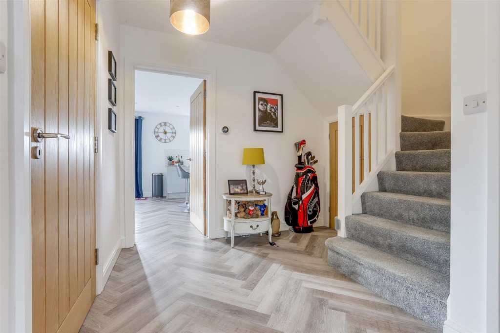 Woodlands Grove, Hucknall, NG15