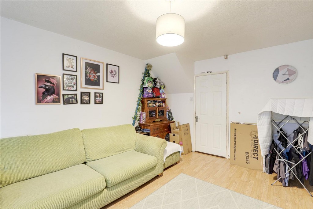 Mickledon Close, Nottingham, NG2
