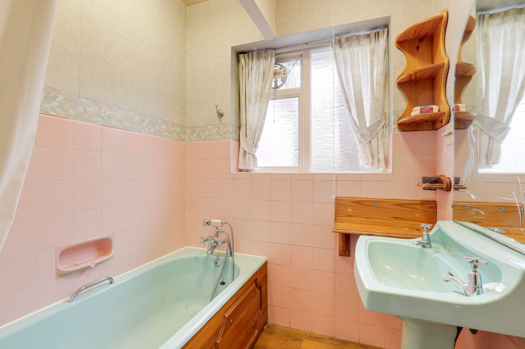 Breckhill Road, Woodthorpe, NG5