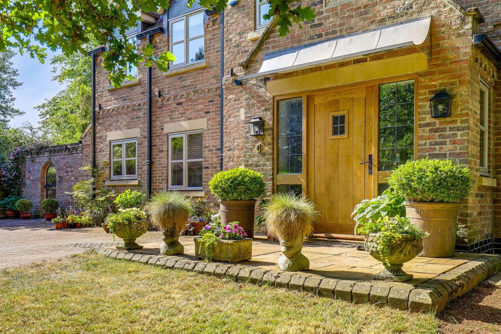 Holgate, Clifton Village, NG11