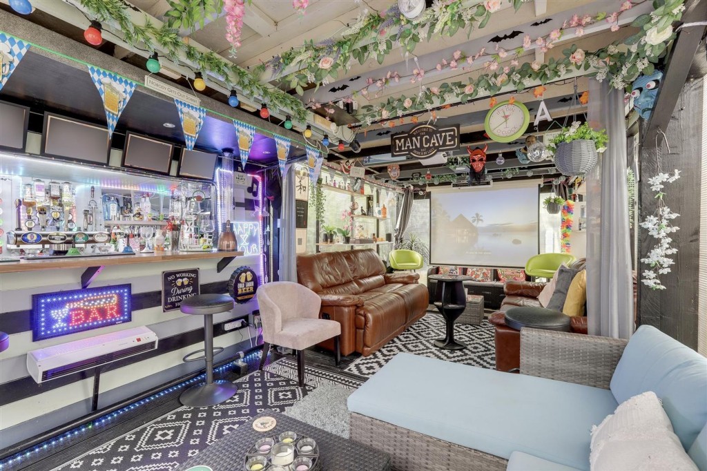 Erewash Grove, Toton, NG9