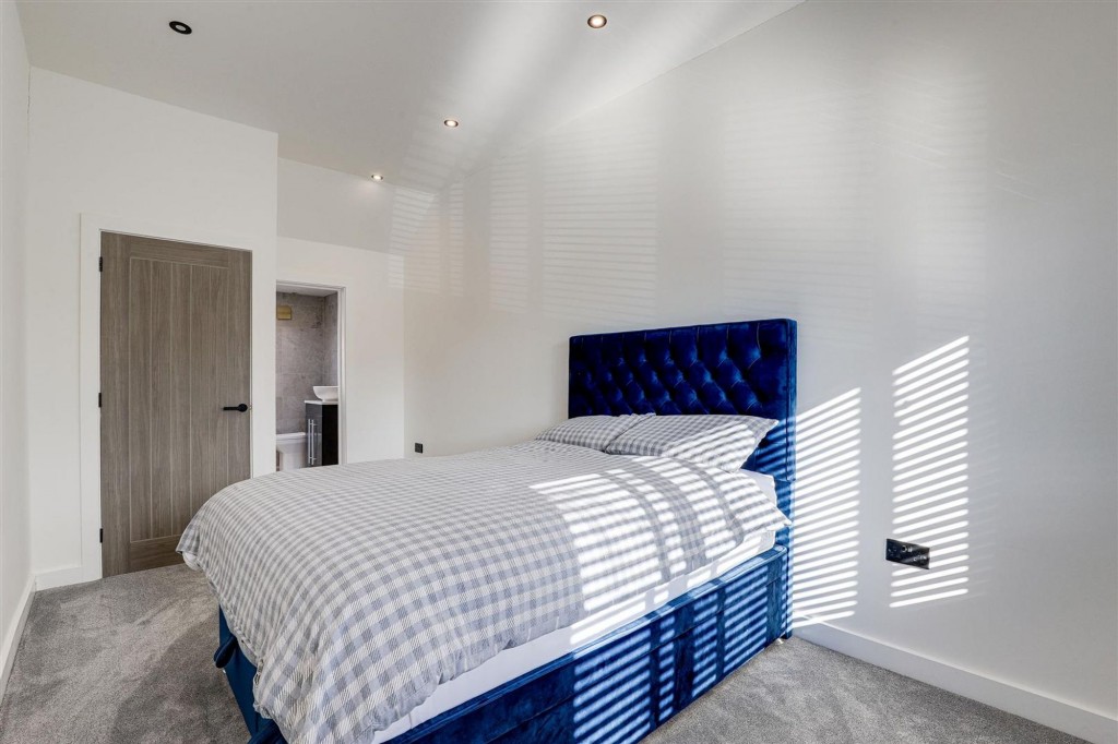 Middlebeck Avenue, Arnold, NG5