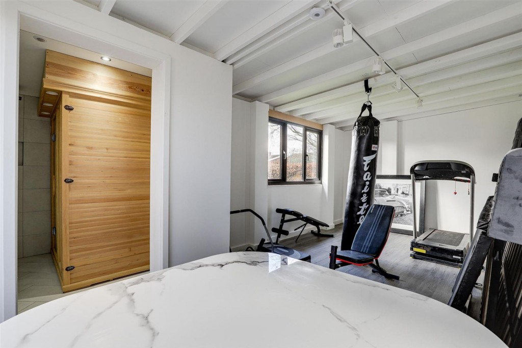 Middlebeck Avenue, Arnold, NG5