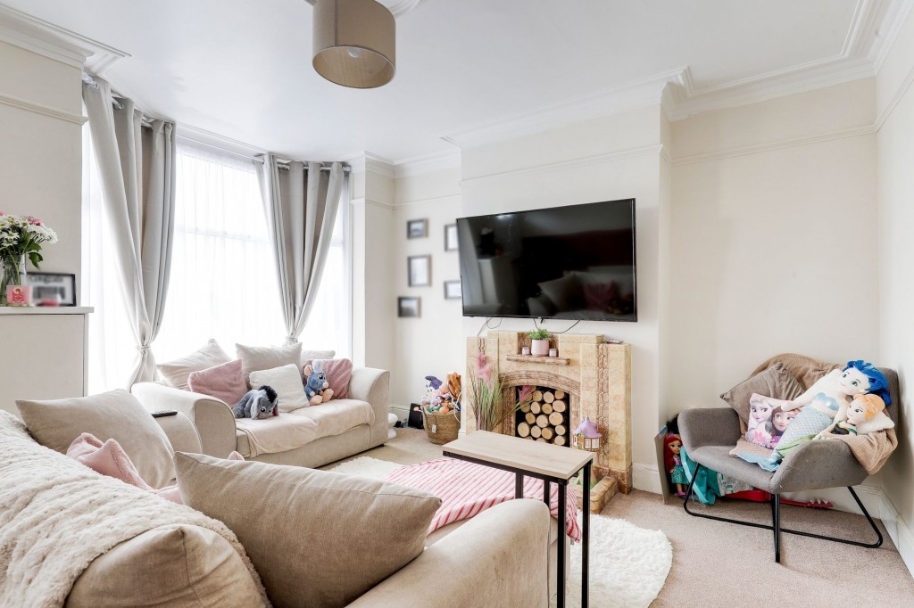 Standhill Road, Carlton, NG4