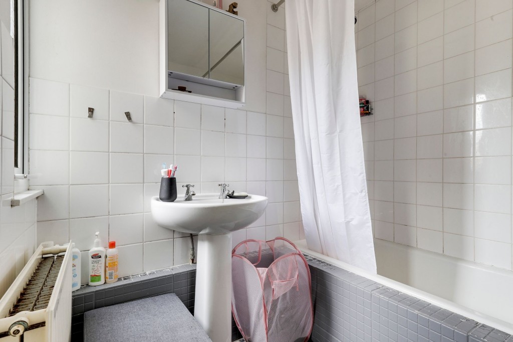 Standhill Road, Carlton, NG4