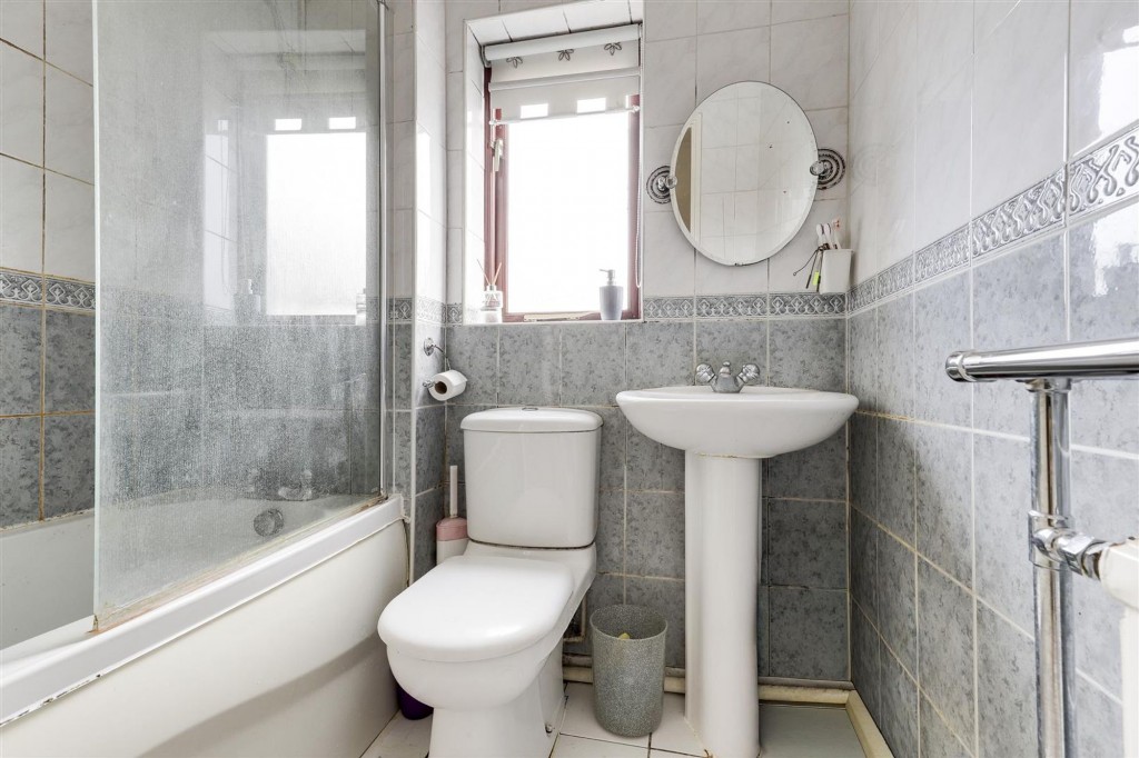 Blackthorn Drive, Nottingham, NG6