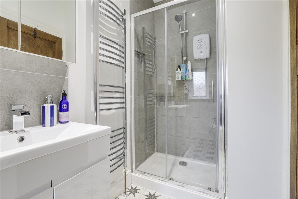 Queens Road West, Beeston, NG9