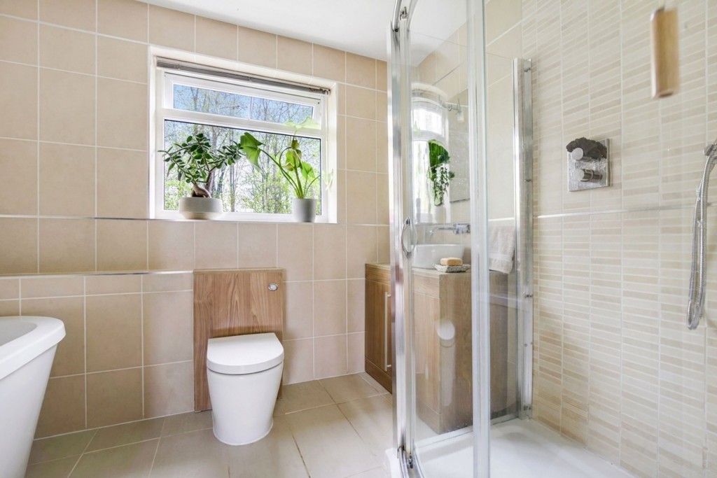 Leabrook Close, Clifton Village, NG11