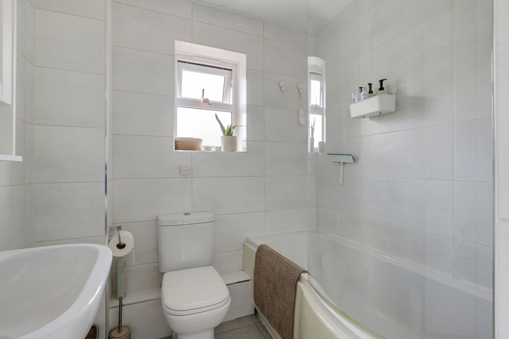 Sands Close, Colwick, NG4