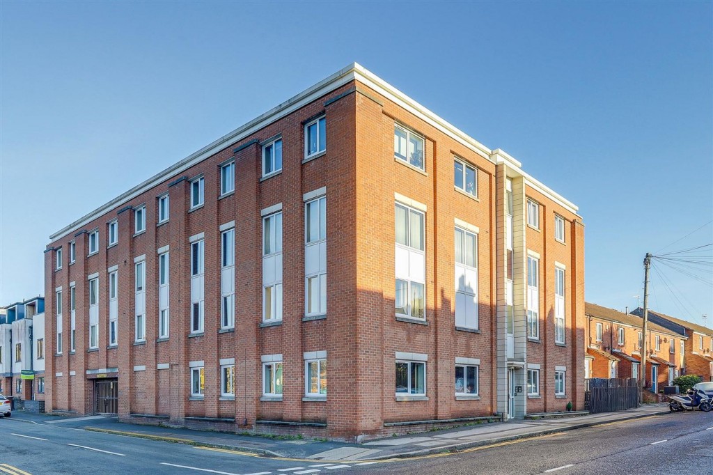 Haydn Road, Royal Court, NG5