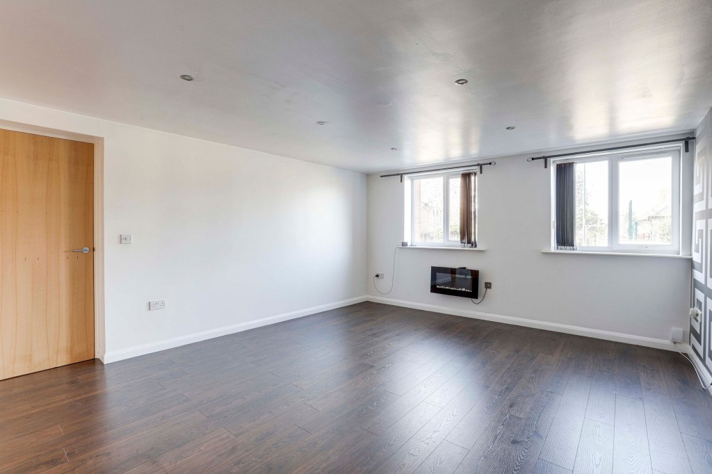 Haydn Road, Royal Court, NG5