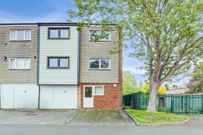 Lismore Close, Nottingham, NG7