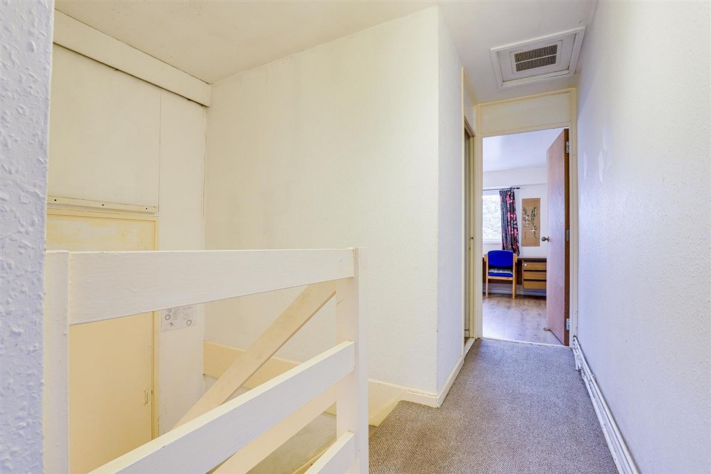 Lismore Close, Nottingham, NG7