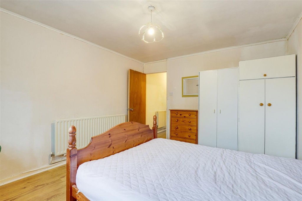 Lismore Close, Nottingham, NG7